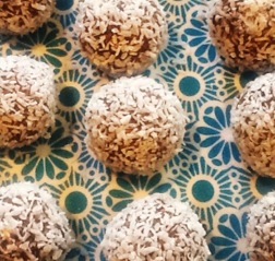 lindys-superfood-bliss-balls