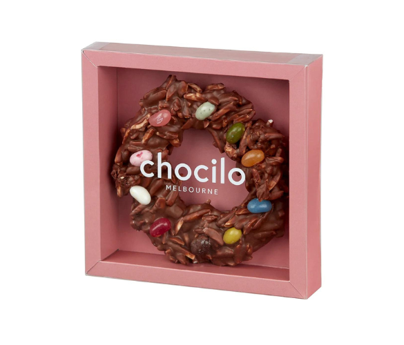 CHOCILO ALMOND WREATH IN MILK CHOCOLATE WITH JELLY BELLIES